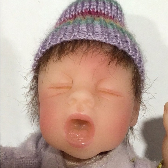 NIB Ashton-Drake Galleries “Sour Grapes” Miniature 5” Doll, Collectible - Picture 2 of 8